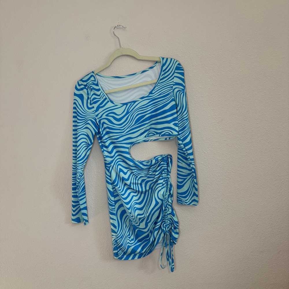 SHEIN Blue and White Swirl Long Sleeve Top